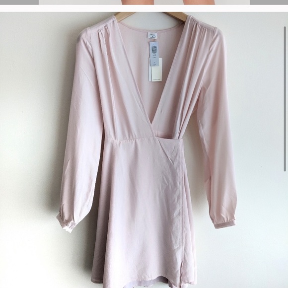 Aritzia Dresses & Skirts - Aritizia Wilfred Diane Wrap Dress